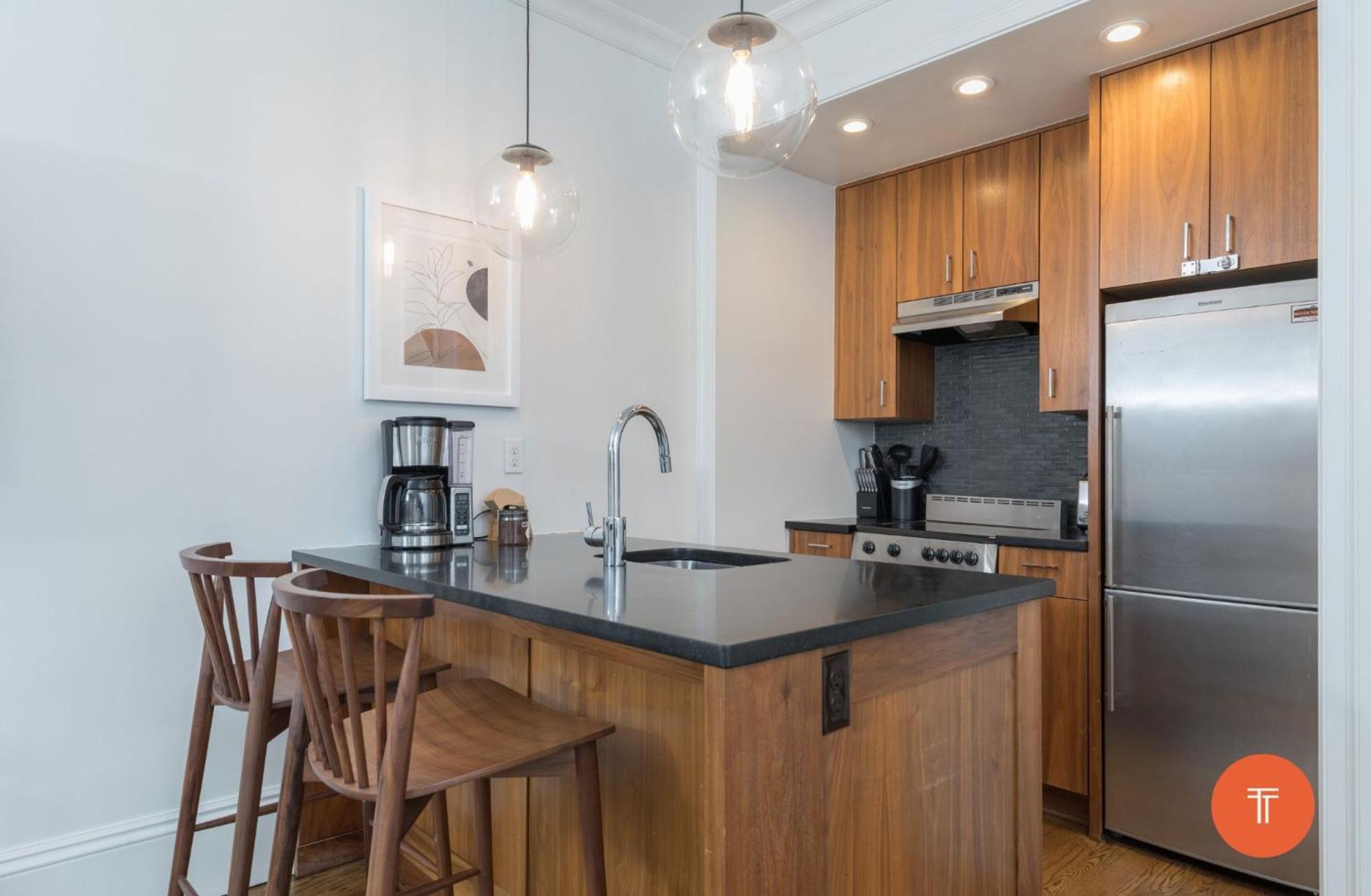 304 Newbury Street By Thatch Бостън Екстериор снимка