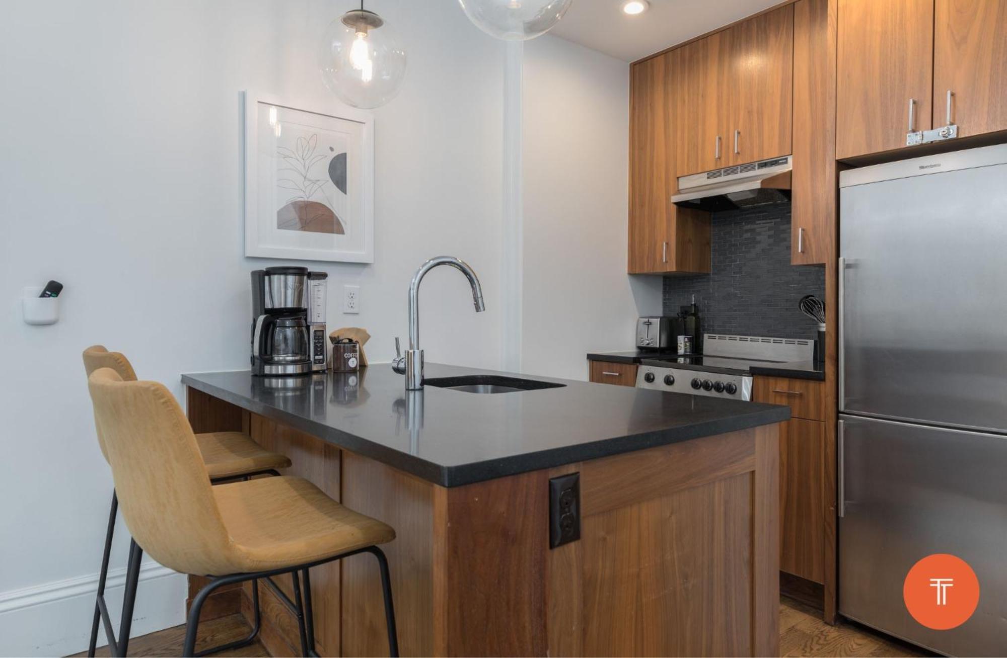 304 Newbury Street By Thatch Бостън Екстериор снимка